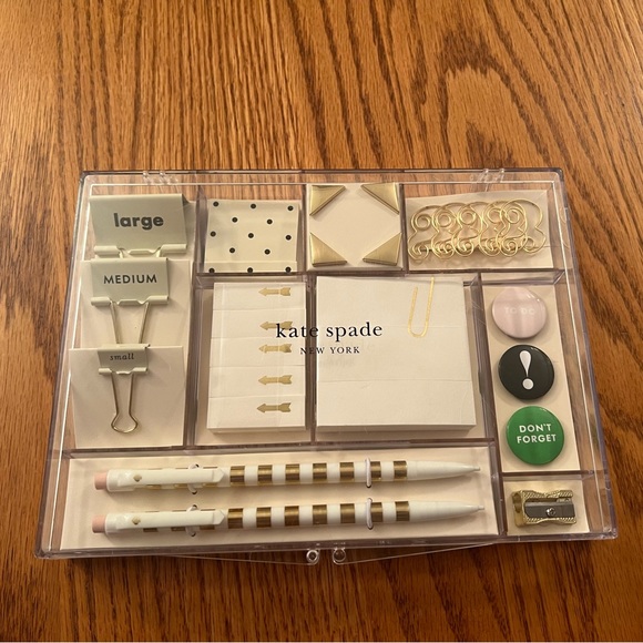 NWT Kate Spade Tackle Box - Picture 1 of 3